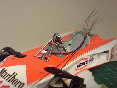 Dashboard cables are connected. Added  2 triangular PE pieces to the steering rack.