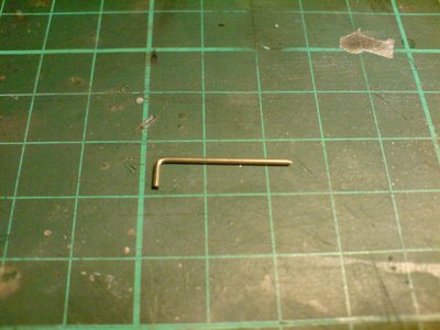 Tamiya steering bar was too long making an ugly toe-in angle. I cut it in 2 pieces.