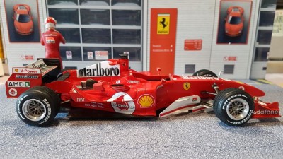 2005-Ferrari-F2004M-090.jpg