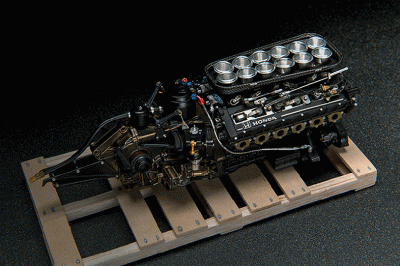 McLaren MP4 6 005 HONDA V12 engine FIF lighter.gif